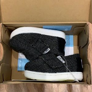 Tiny toms size 2 black wool herringbone